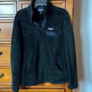 Women’s pullover Patagonia jacket-large, like new
